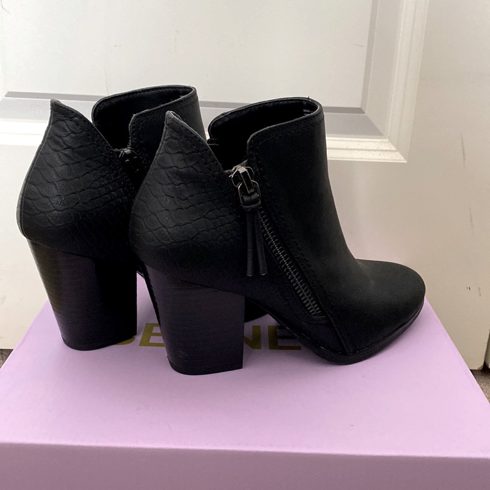 Spring vegan leather heeled boot with zipper detail